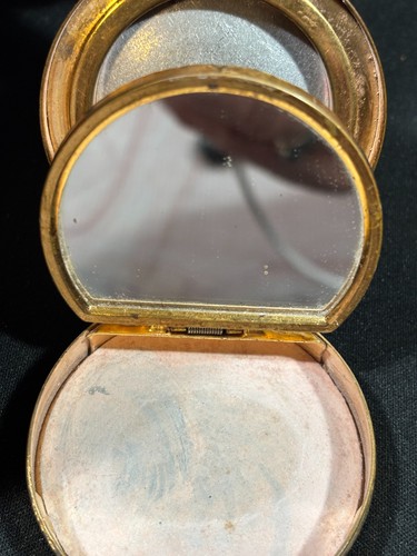 Vintage Compact Mirror Cosmetic Case - Dancing Couple Motif - Foto 11 di 15
