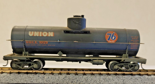 Carro cisterna Union 76 #10129 W Kadee escala HO RTR rojo caboose 10.000 galones  | Condition: Used