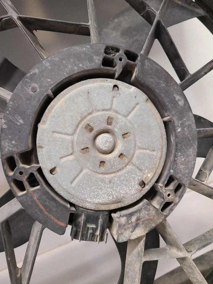 07-14 CADILLAC ESCALADE Radiator Fan Motor Assembly Dual Fan - Image 3 of 4