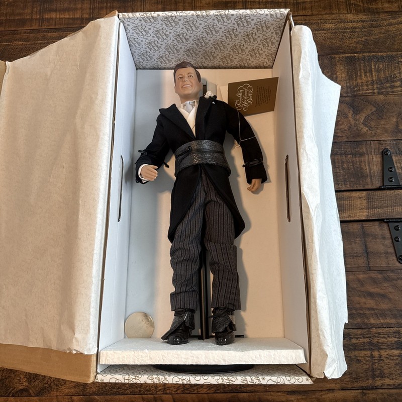 Franklin Mint Heirloom John F Kennedy 17" Porcelain Wedding Doll NEVER FROM BOX