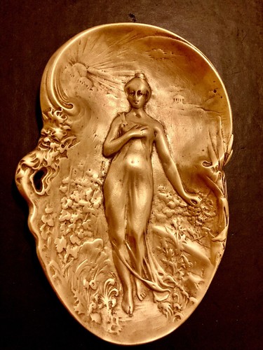 Antique ART NOUVEAU Young Lady with Horned Gremlin Geschutzt Coin pin Tray brass - Picture 5 of 10