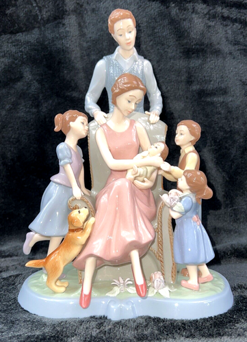 Bella statuetta in porcellana famiglia con bambini, nuova neonato e cane 10"~~stile Lladro - Foto 1 di 9