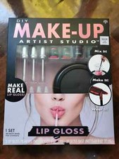 DIY Make-Up Artist Studio Lip Gloss Set - Make Real Lip Gloss Bundle NEW