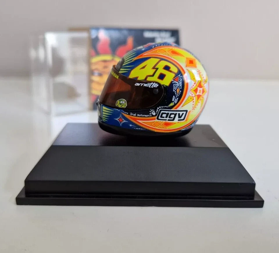 Model Helmet 1:8 MINICHAMPS valentino rossi AGV Honda Hrc Motogp 2002 - Image 3 of 4