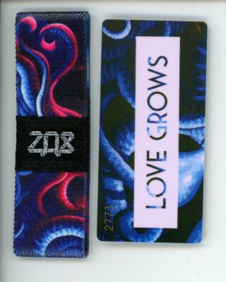 Medium ZOX Silver Strap LOVE GROWS Wristband with Card Reversible