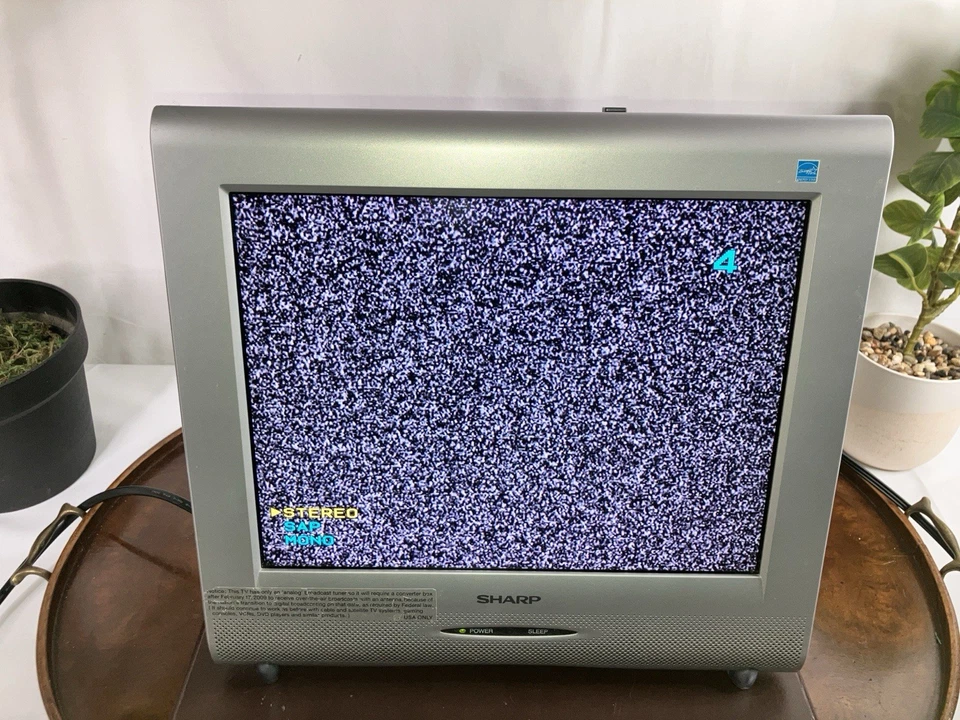 Sharp 13" LIQUID CRYSTAL TV LC-13AV6U Retro Gaming Built in Stand TESTED/WORKS - Image 3 of 4
