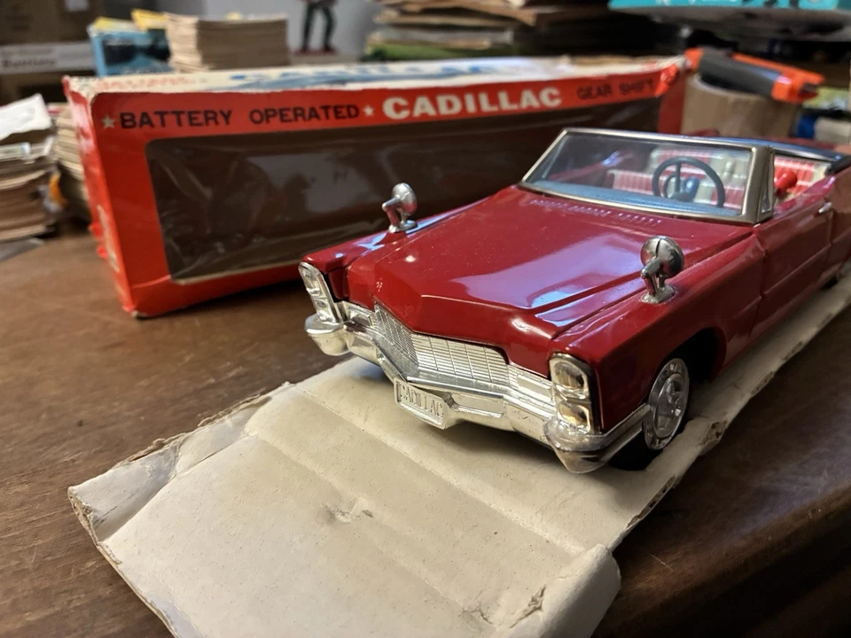 1960 Vintage Red Cadillac 4279 Tin Toy Car 11 25 Cm Bandai Japan NEW VGC - Immagine 3 di 4