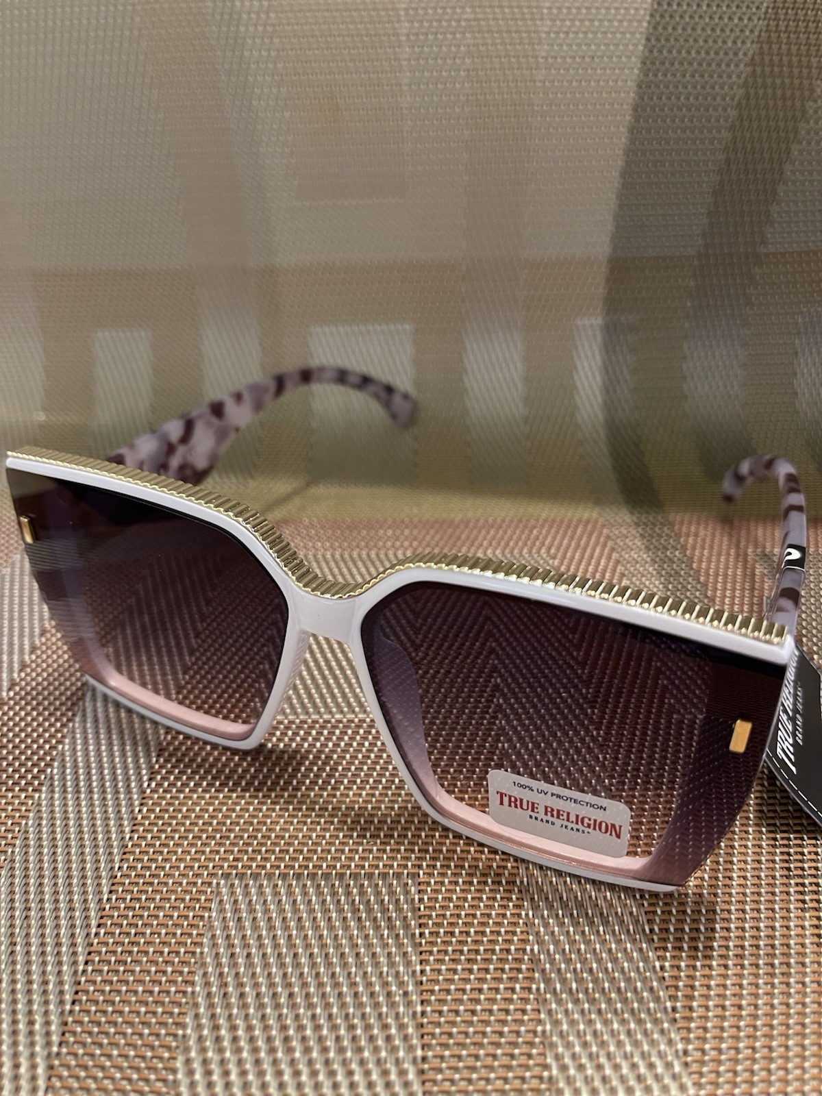 TRUE RELIGION Women’s White Frame Sunglasses Oversized Gold Accent Marbled Arms  thumbnail 15