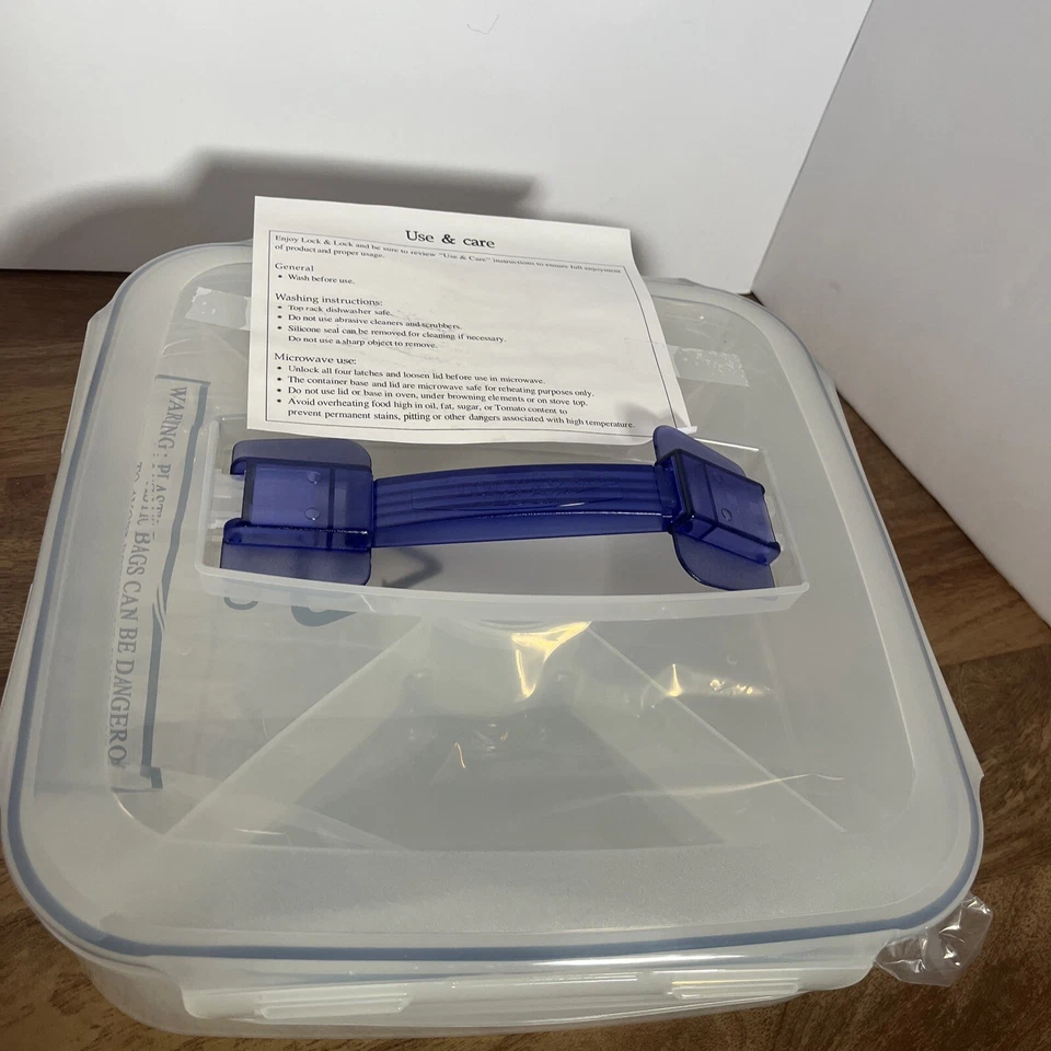 Lock & Lock Clear Divided Server with Removable Tray NEW - Image 2 of 3