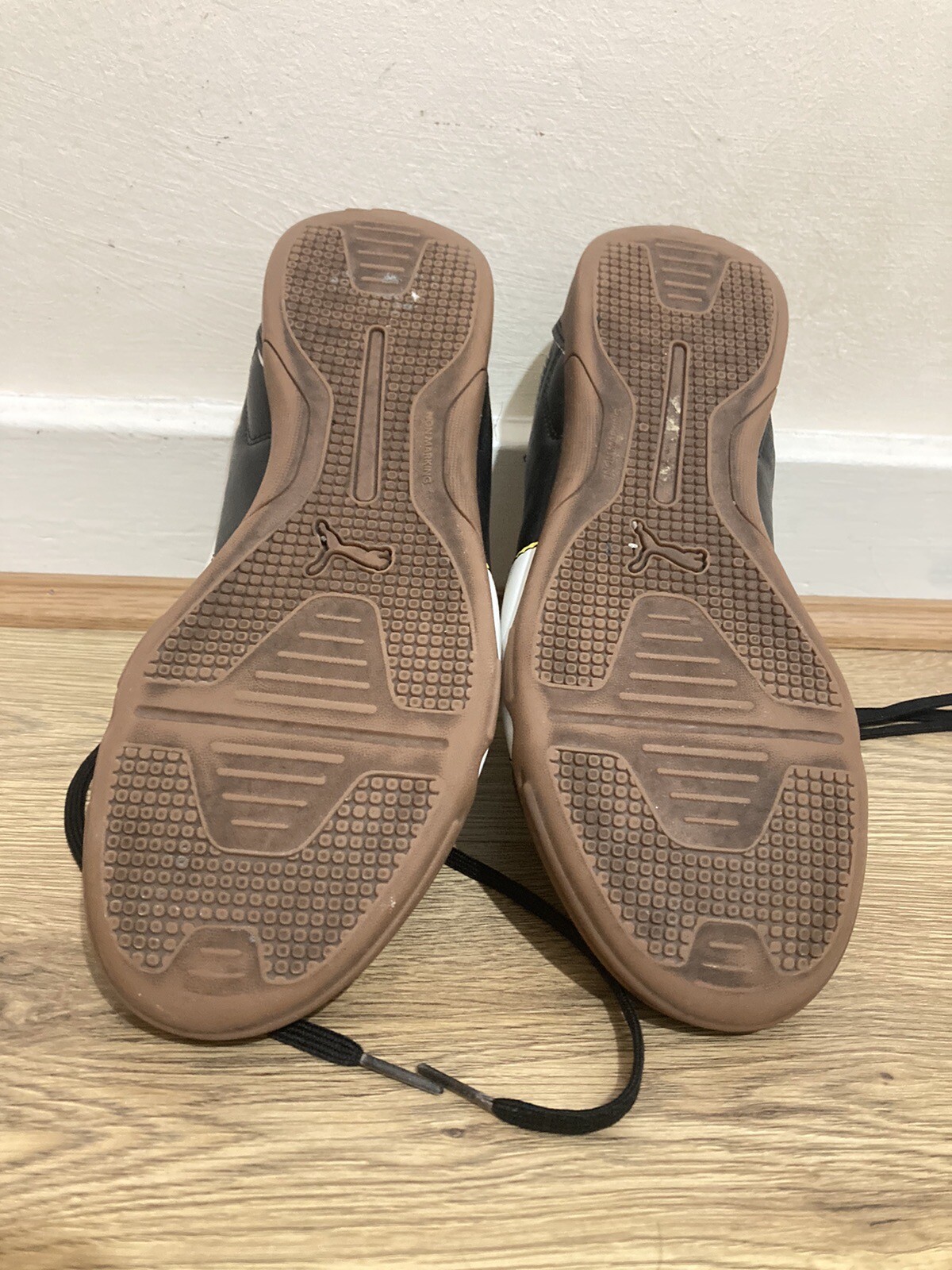 Puma Esquadra Size 7 Indoor Football Shoes eBay