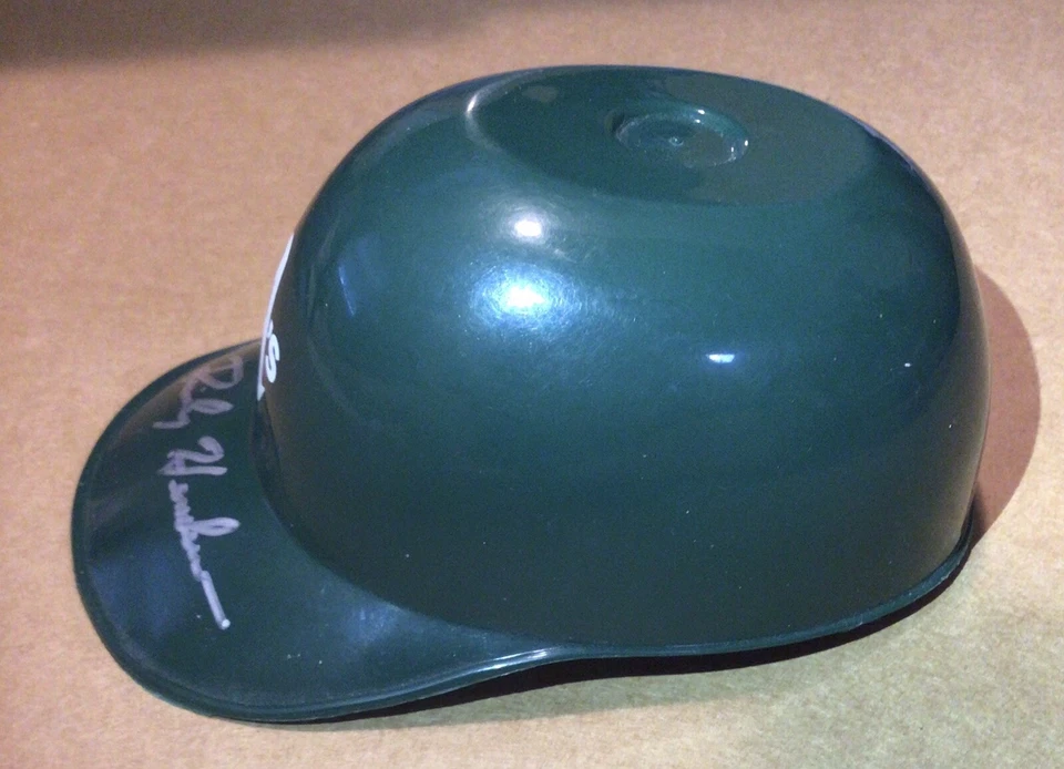 Mini casco de helado de recuerdo firmado por RICKEY HENDERSON Oakland A’s autografiado Foto 2 de 3