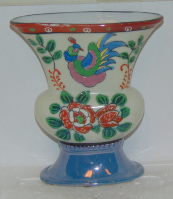 6 3/4'' Lusterware Fan Vase-Hand Painted Enamel-Seyei Toki Co.-Japan-Ex Cond