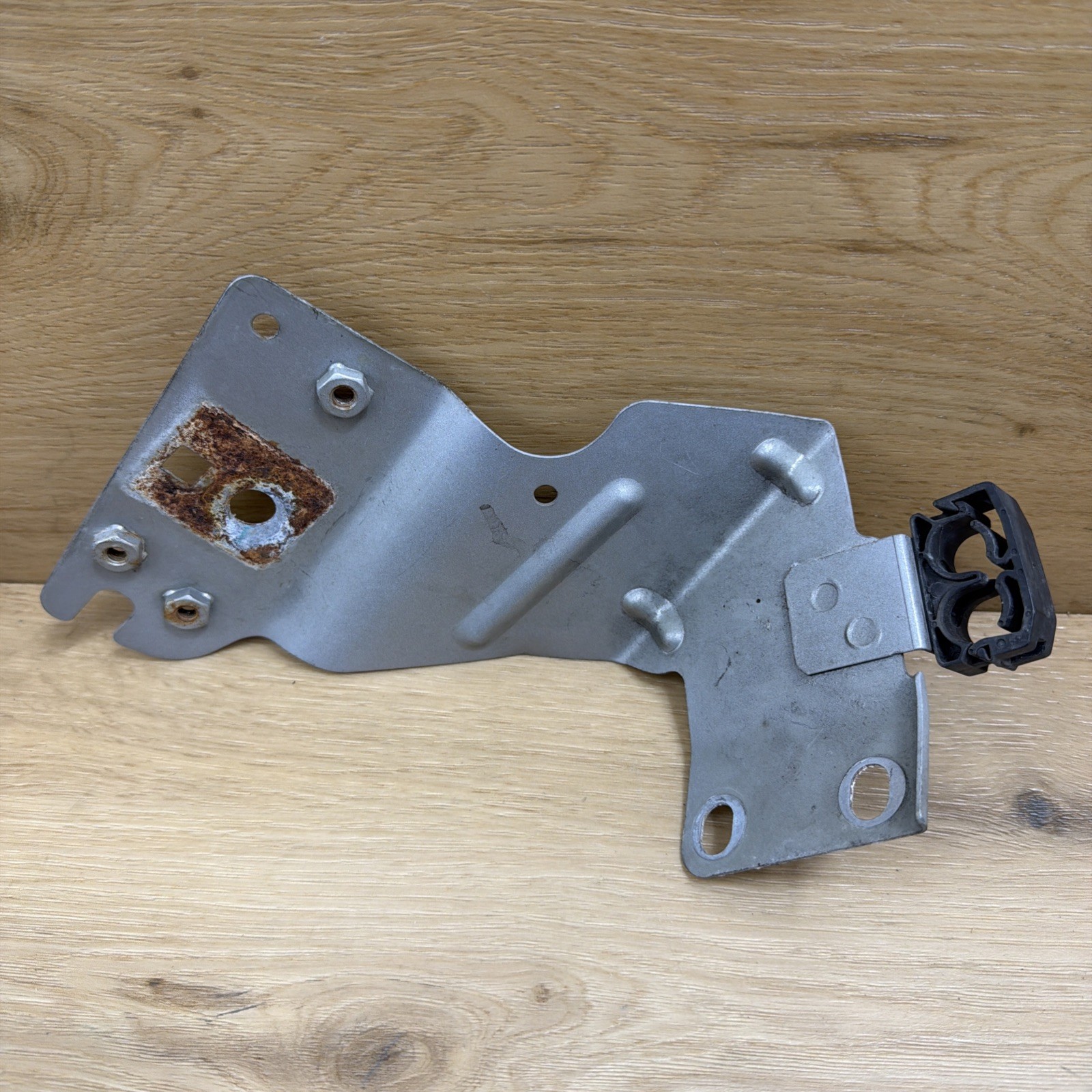 🟢2014-2021 MASERATI GHIBLI M157 FRONT LEFT FENDER LOWER SUPPORT BRACKET OEM🟢
