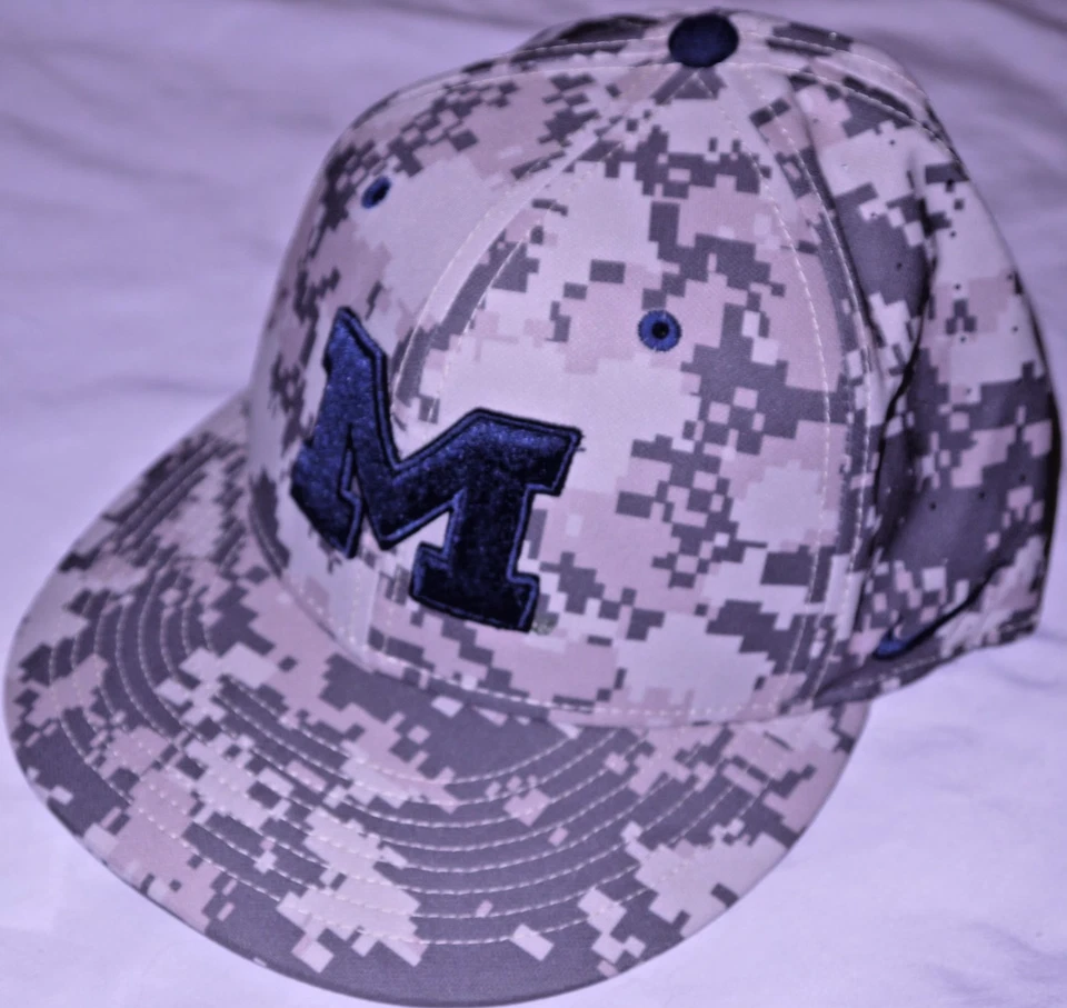 BNWOT NIKE Salute to Service Sideline MICHIGAN WOLVERINES Fitted Cap 7-7/8 - Image 2 of 4