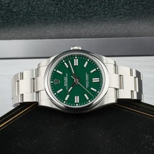 Rolex Oyster Perpetual 41 Green Index Dial on Oyster 124300 Complete 2025 2