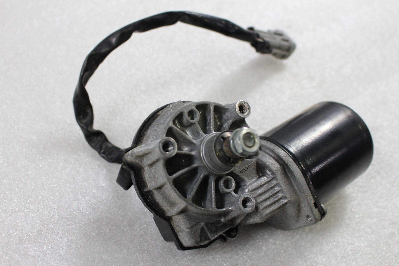 Maserati GranTurismo Windshield wiper motor P/N 80257600
