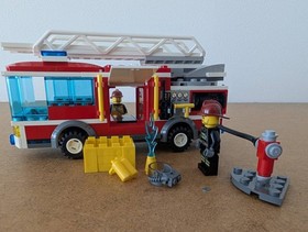 LEGO 60002 City Ladder Fire Truck Firefighter Minifigure