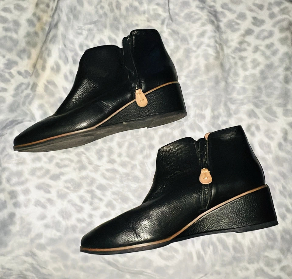 $129 BOTINES GENTLE SOULS KENNETH COLE NEGRO CUÑA CUERO CREMALLERA LATERAL  Foto 2 de 4