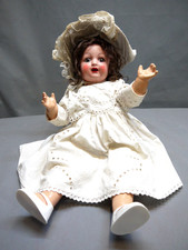 Schöne, alte Puppe...