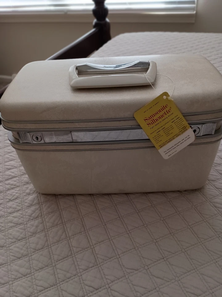 Samsonite Silhouette NWT & Keys Ladies Beauty Case Dover White Hard Shell - Image 2 of 4