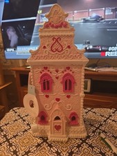 LOVE  CUPCAKES LED Light Up Pastel Pink Gingerbread House 14  Valentine  s New