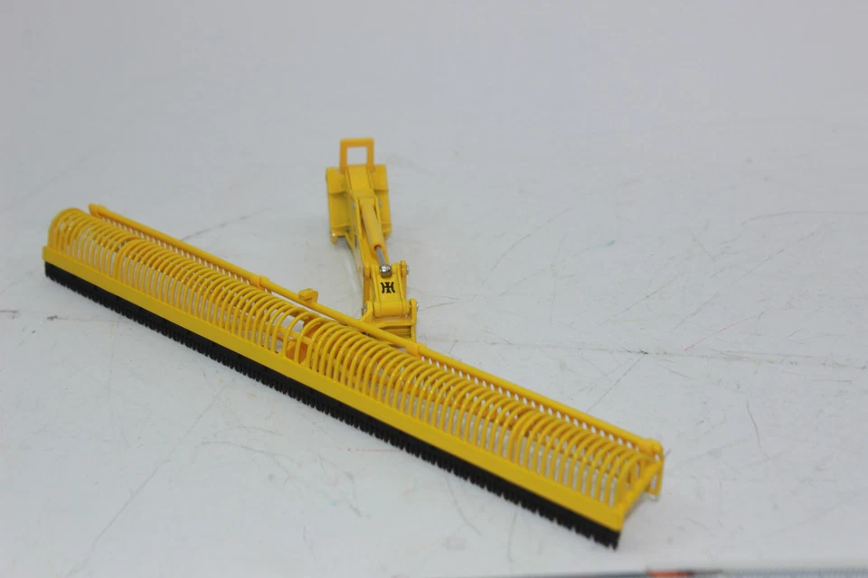 At 3200175 Hobelman MSL 620 Mower for S 60 Quick Coupler Grass Box NEW 1:32 - Image 4 of 4