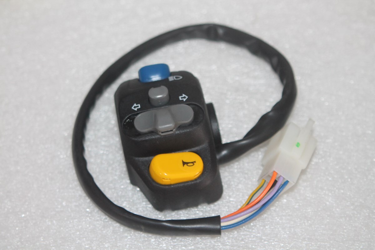 COMODO GAUCHE pour PEUGEOT LUDIX 14 - Réparez Vos Phares et Clignotants Réf 758092