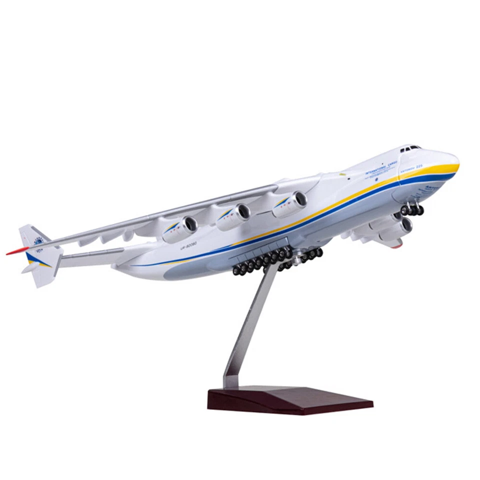 Modelo de avión de resina de transporte estratégico de avión Antonov Ucrania An-225 1/200 Foto 2 de 4