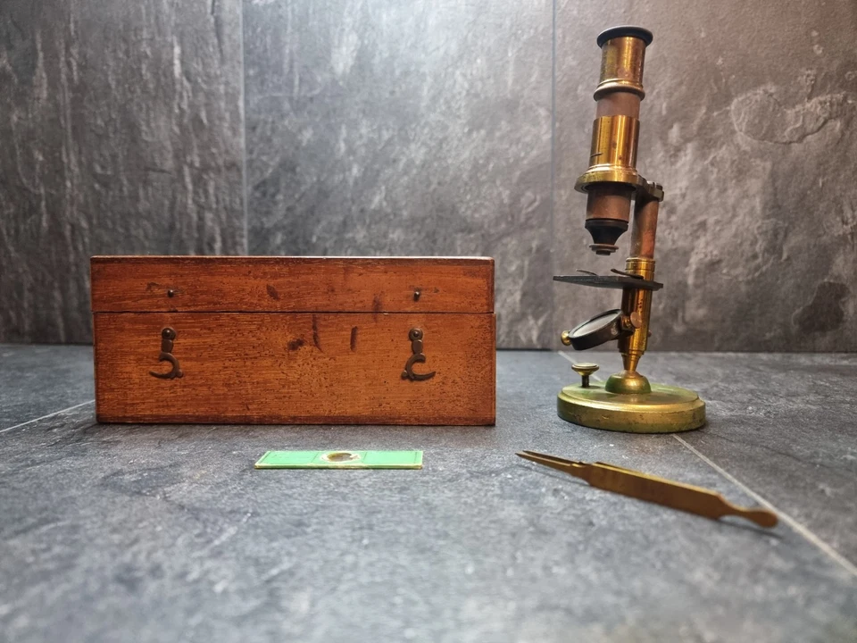 ANTIQUE BOXED FRENCH BRASS STUDENT MICROSCOPE COMPOUND SWIVEL BASE + SLIDE - Image 3 of 4