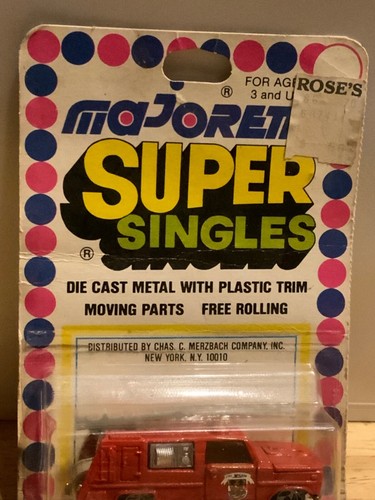 MAJORETTE SUPER SINGLES RED FIRE TRUCK NEW ON CARD - Picture 2 of 14