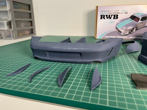 1:8 RWB Style Widebody Transkit For Pocher Porsche 911 993 Ducktail or GT2 Wing - Picture 17 of 19