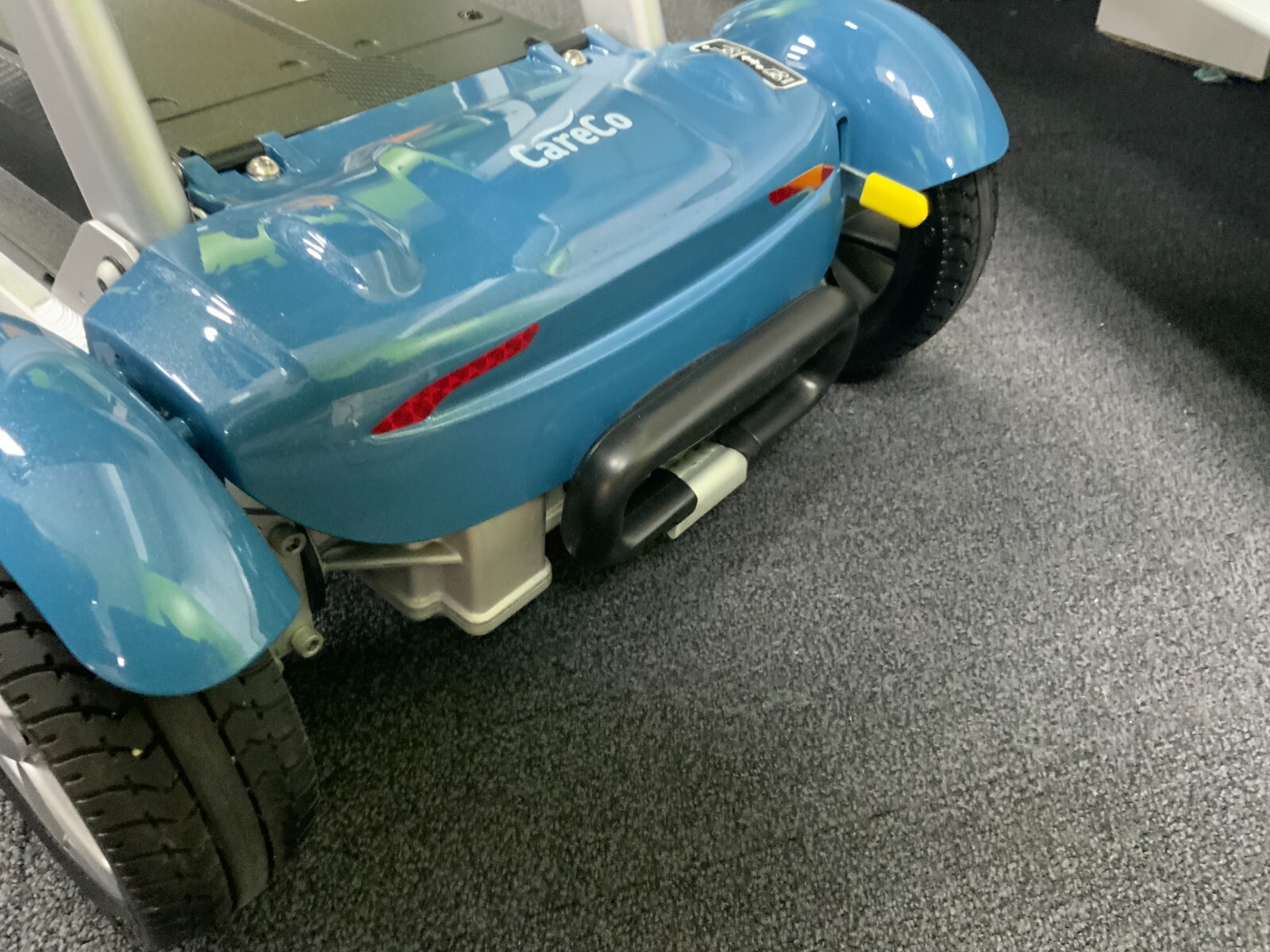 CARECO MINIMUS MOBILITY SCOOTER LIGHTWEIGHT SUITCASE SIZE 17.8KG AZURE