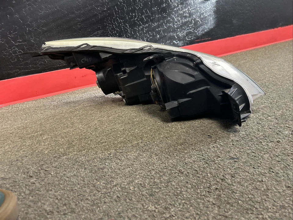 Conjunto de faros izquierdos con bisel cromado Subaru Outback 2013-2013 Foto 4 de 4