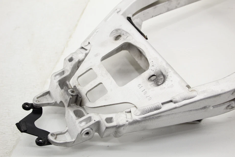 Submarco trasero Aprilia RSV4 RR 19-20 Foto 2 de 4