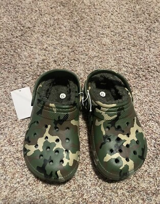 Boys Clogs Size 13