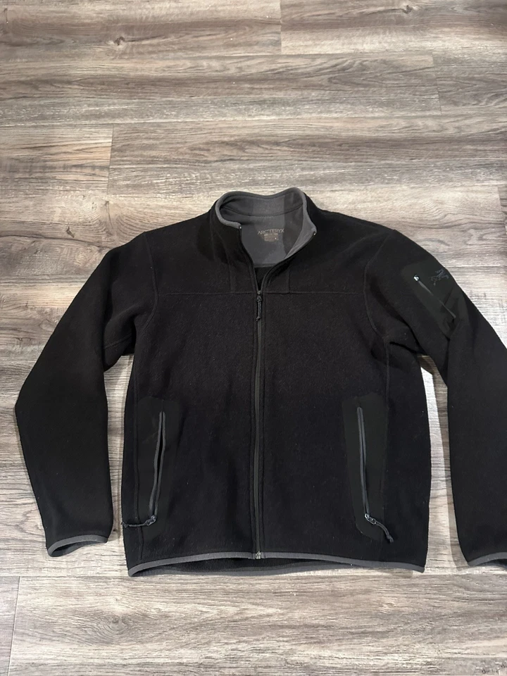 De colección. Cárdigan encubierto Arc'teryx Chaqueta polar Polartec Canadá negro mediano Y2K Foto 2 de 4