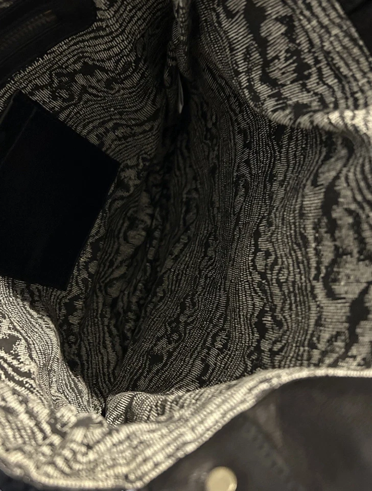 Bolso de hombro Cynthia Vincent de cuero negro Foto 4 de 4