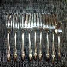 9PC. WM. ROGERS MFG CO. 1941 TRIUMPH EXTRA PLATE IS~8 DINNER FORKS & 1 TEASPOON