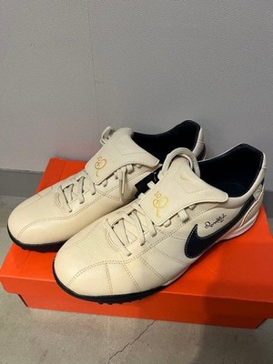 Nike beautiful with tags   Tiempo Ronaldinho model