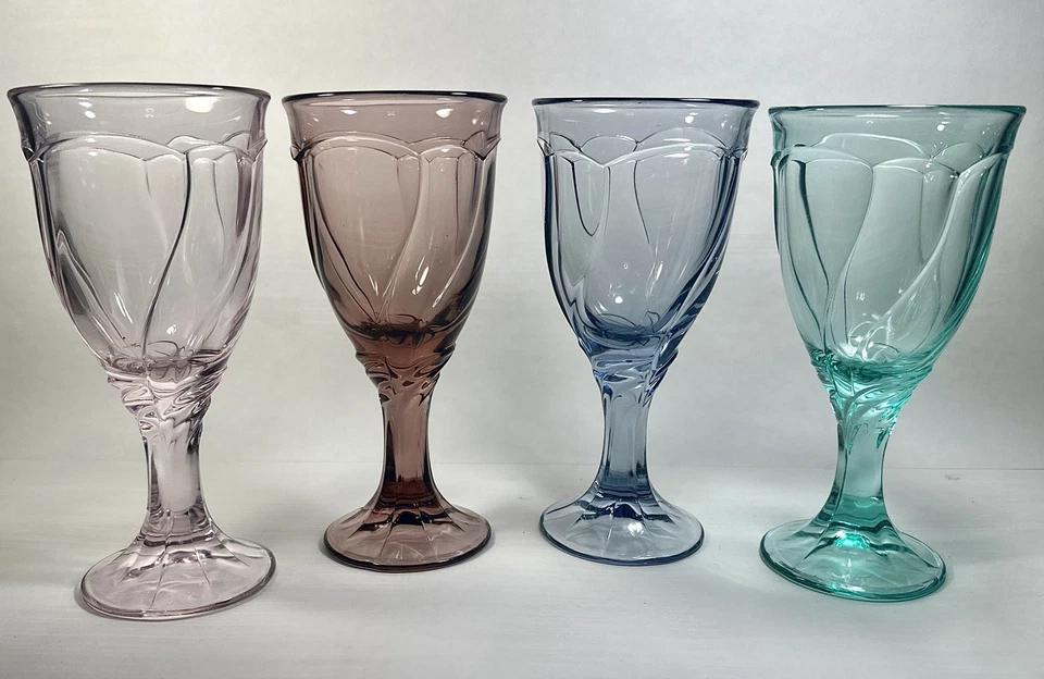 4 copas de agua Noritake Sweet Swirl colores desajustados azul verde rosa arándano Foto 2 de 4