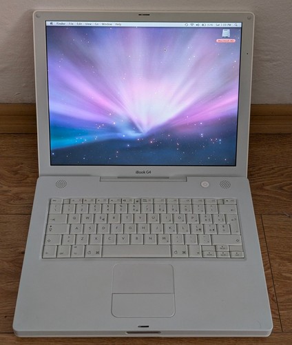 Vintage laptop Apple iBook G4, procesor 1,33 GHz, 1,25 GB RAM, z baterią, ładowarką - Zdjęcie 3 z 15