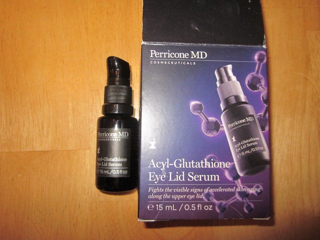 upper eyelid serum