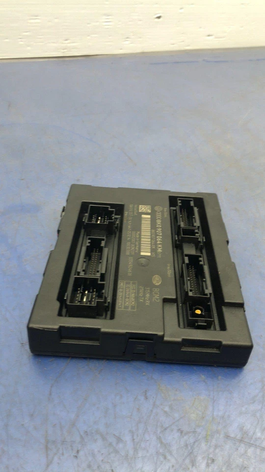 AUDI RS5 2015 OEM 4,2 L AWD BCM MÓDULO DE CONTROL DE CARROCERÍA 8K0907064 Foto 4 de 4