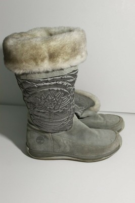 Timberland Girls and Fur Lined boots Grey size 4US 32995M |