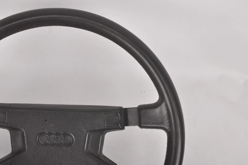 Volante Audi Coupe GT QUATTRO 4000 80 B2 OEM Foto 3 de 4
