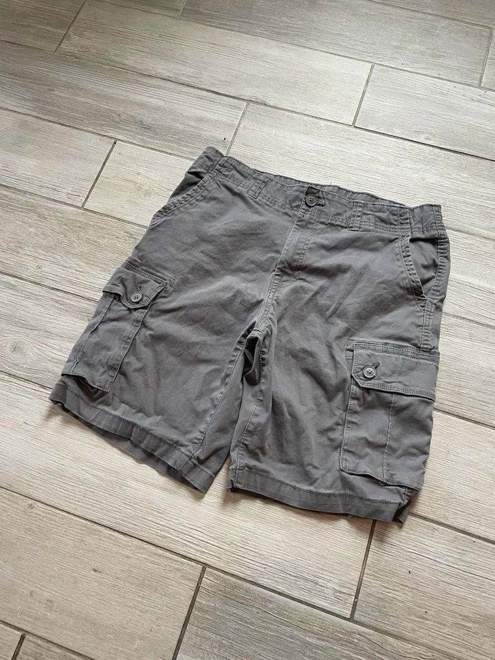 Pantalones cortos cargo grises Foto 2 de 4