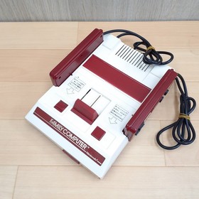 Nintendo Famicom in box Console with 8 games Japanese CIB *US DUTY PAID F1214