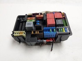 MERCEDES C CLASS FUSE BOX A2055845302 2.1 CDI W205 2016