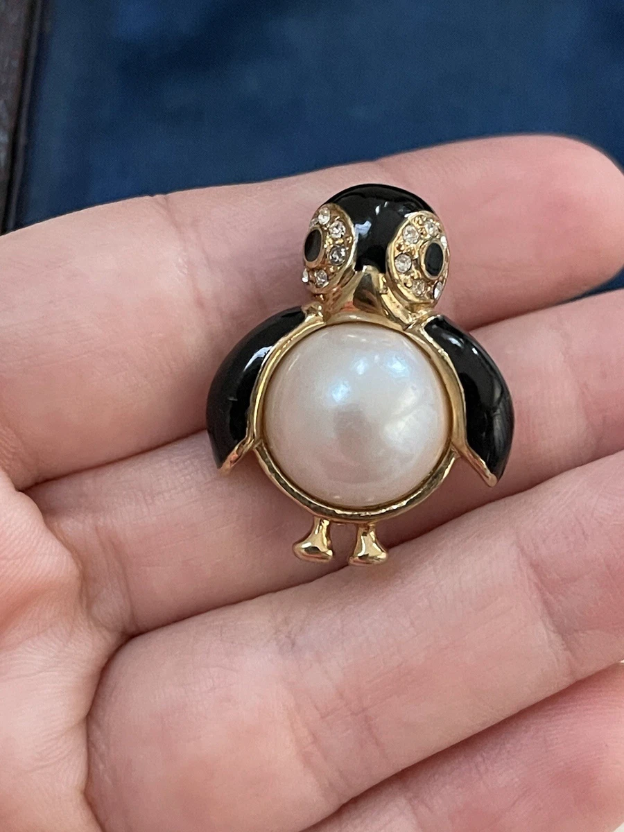 Marvella brooch deals