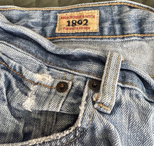 Abercrombie & Fitch Mens Straight Fit Light W...